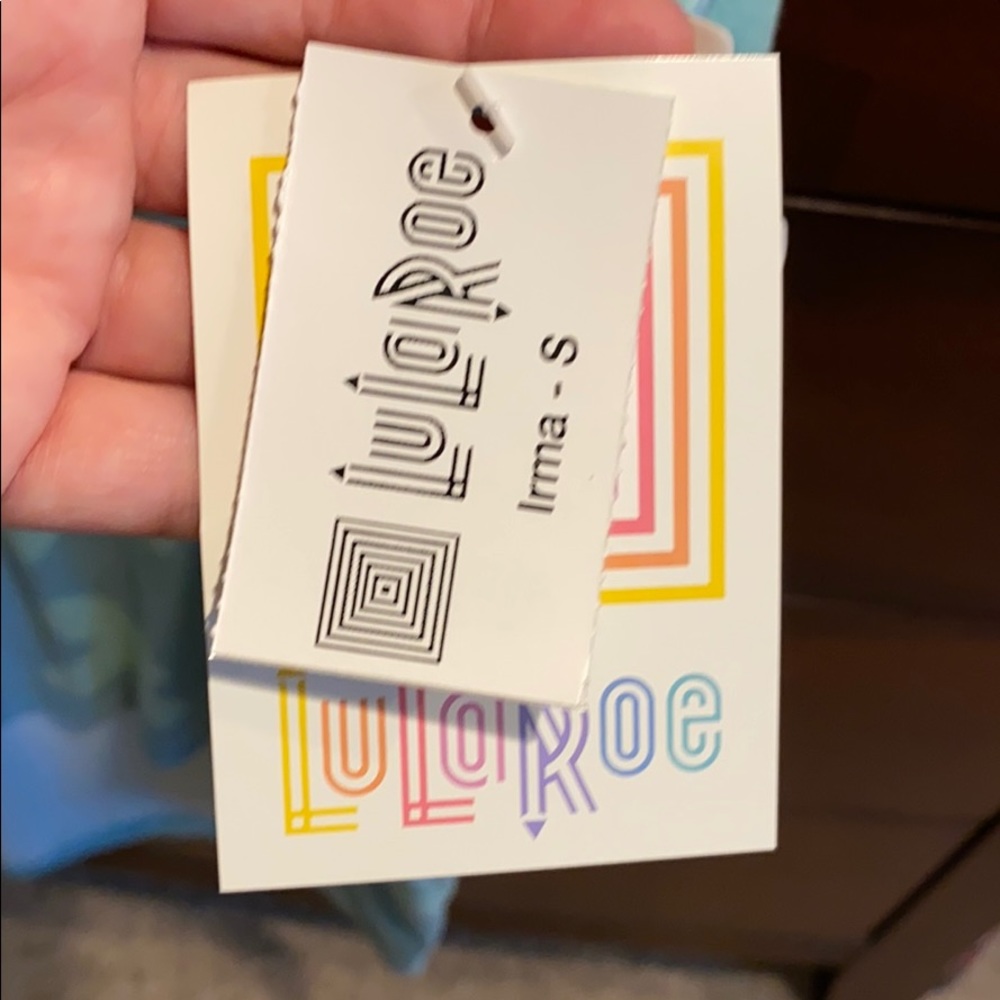 Lularoe top - Picture 2 of 3